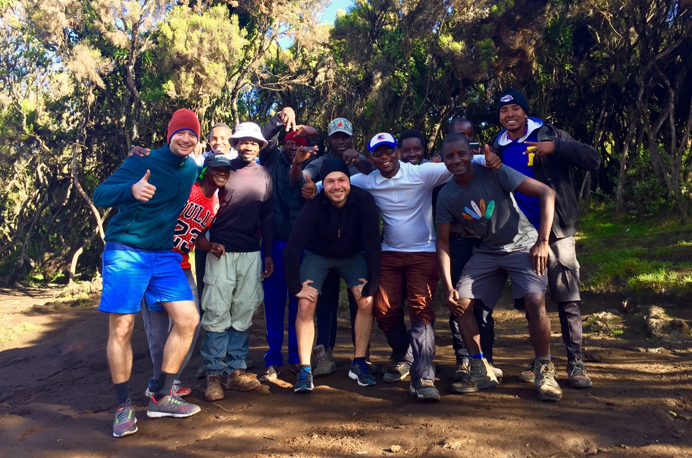 Gruppenfoto Besteigung Kilimandscharo auf der Machame Route