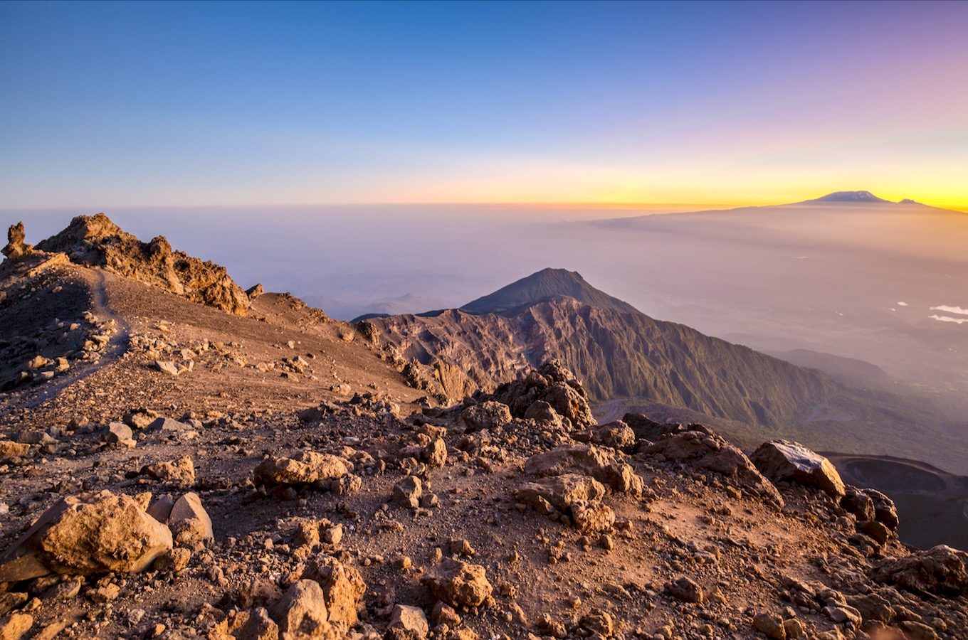 Sonnenaufgang am Mount Meru