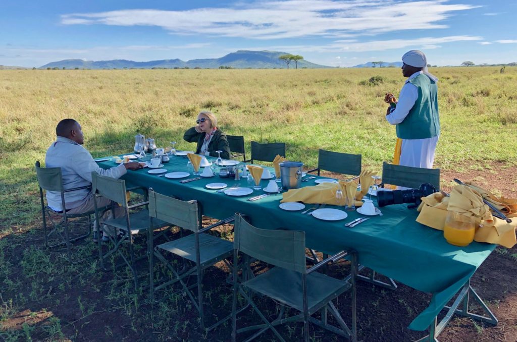 Breakfast in the middle of the Serengeti